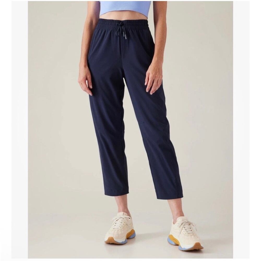 Athleta Pants Womens 4 Navy Blue Arrival Crop Stretch Sporty Commute Travel Work